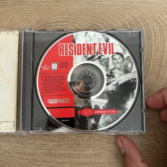 Resident Evil 1 Virgin Interactive Windows 95 PC Game CIB - Picture 4 of 8